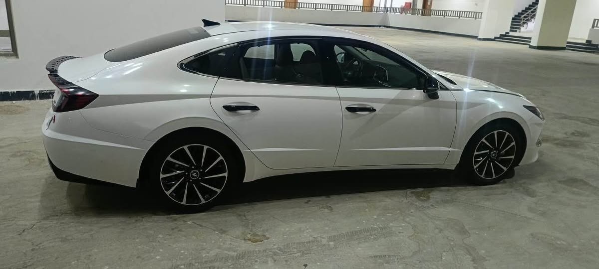 سوناتا موديل 23 خليجي رقم بغداد  اقصاد استقطاع مباشر حاظر للوكاله بيها مدكر صبغ وطرف الباب فقط الباقي كفاله 
مكينه 2500 المرغوب فول ماعده الفتحه هواي بيها. مواصفات سياره بدون نقص كلشي جاهز بيها تخم تاير حداده لايت زنون يعني ماذب ع سياره ربع دوشمه ارضيه وكشنات بالجيس تجي وتشوف بعينك مكاني بصره 
السعر 168 وبيها مجال قليل ترهم مرواس بالنتره خليجي 23 او 24 فقط 

‭***********‬ البصرة, العراق
