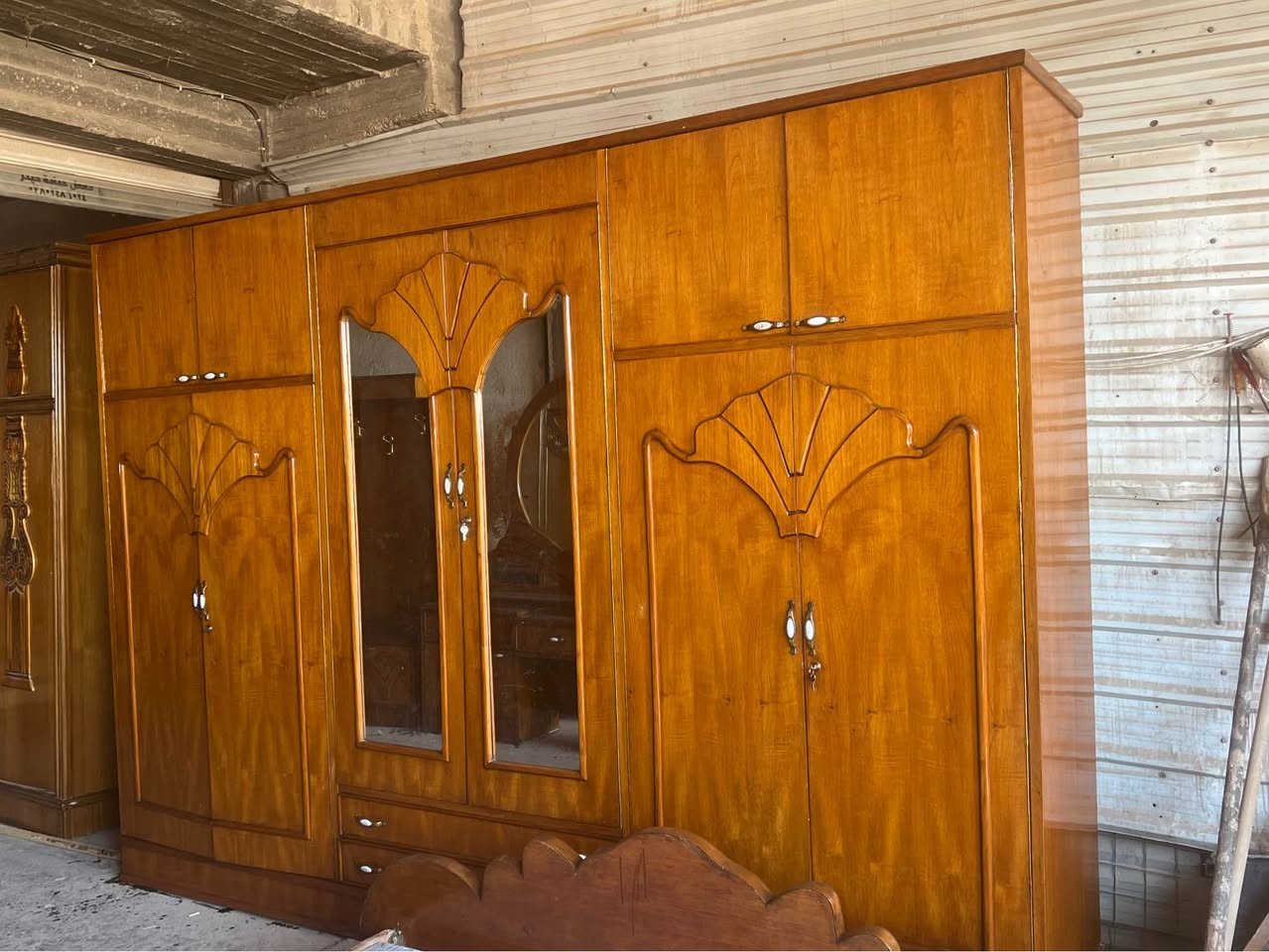 غرف نوم صاج داخل وخارج عدد 3
المكان بابل قضاء المحاويل مقابل معسكر المحاويل البوابة الشمالية بتجاه بغداد 
يوجد لدينا خدمة توصيل 
للاستفسار الاتصال على الرقم التالي *********** او التواصل عبر الواتساب برقم الاسيا حلة, بابل
