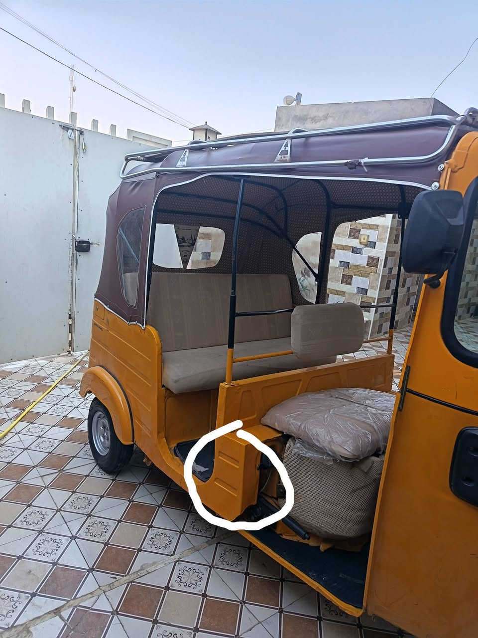 السلام عليكم للبيع تكتك موديل 20 كشر حلو مابي ضربه بس هااي المئشر عليهاا وصيغ جاملغات ودوس بس مكينه كفاله  جادر جديد سنويه بسمي تحويل ثاني يوم كهربائيات كلها شغاله تكتك جااهزه كبل لشارع اتصل بيك خير ودلل ***********
