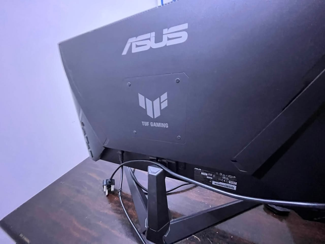 شاشه كيمنك نوعه ASUS
  مواصفاته  +27 نج +فول اجدي +هرتز 180 + fast IPs +1ms
معا ملحقاته اصليه والكرتونه + مع يو بيس شركه Maxama 1500 اوف لاين سعر 225قفل موقع بغداد الدوره للتواصل ***********
