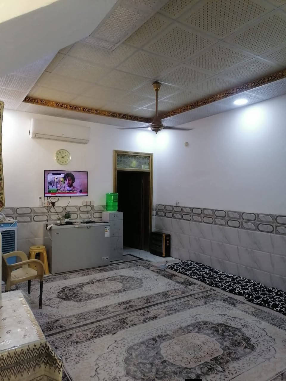 بيت 100 متر بل خط اول شرط
سعره 39وبيه مجال بلاش 
موقعه... شارع المطار شارع الصب بلنجف الاشرف عمود 325 بيت جناي رقم التواصل ***********
ماء وكهرباء واتبليط الحد باب بيت طابو زرعي سند 25
