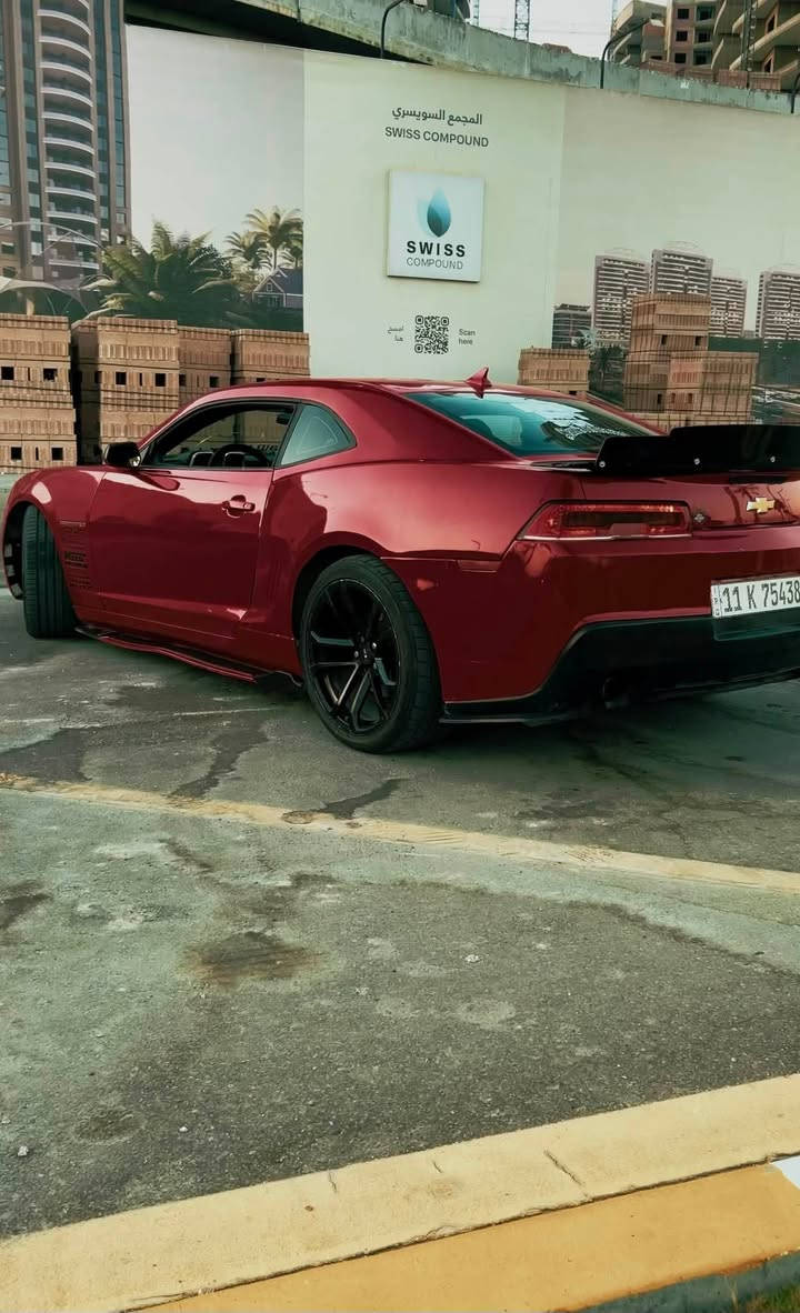 ( للبيع او المراوس سعرها 88وبيها مجال حك نواقصها ) 
السلام عليكم ورحمة الله وبركاته. 
كمارو RS موديل 2014 محرك 6 سلندر 3600 .
وارد كندي 
اشتريتها صبغ 3 قطع بس انحسبت عليه صبغ حزام 
( حادث جامغ خلفي جهة السايق ومن اشتريتها عدت شغل الحادث من جديد مع حمام كامل ) 
السيارة مكفولة محرك وكير ماشاء الله 
عليها ادامة كاملة
 بلكات ريسنك اصلي 
منظومة مي مع المراوح كاملة GM اصلي ومي 
منظومة تبريد كاملة 
تخم تاير جديد تو سايز 
صدر خلفي جديد كامل واصلي GM 
كزوز سستم 
ويل كب اصلي GM مال ZL1 تو سايز
صدر امامي جديد 
باتري اميرون جديد 
تغليف دواخل الصندوك كامله فرش وفايبرات وباقي الغراض 
هواي تفاصيل بيها ونواعم وترتيبات 
((((. نواقصها )))))) 
1- بكرة مال استيرن وكفت ف وكف الهورن وجهة من التحكمات
2- طوافة مال بانزين تخربط من اشتريتها وما بدلتها 
3- استيرنها ثكيل شويه اعتقد المشط ومانصحوني ابدل الا يكوم 
4- السلف بي مشكلة ياخر مرات وكلولي بوشه وماسويتها 
5- السنوية ساقطه صارلها 8 اشهر 
السيارة رقم بغداد باسمي 
للبيع او المراوس  .. 
سعرها 88وبيها مجال حق النواقص 
مكان السيارة الغزالية
***********
