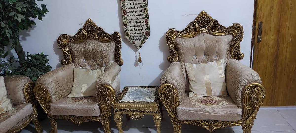 تخم ملكي • ١٠مقاعد • ٣طبلات