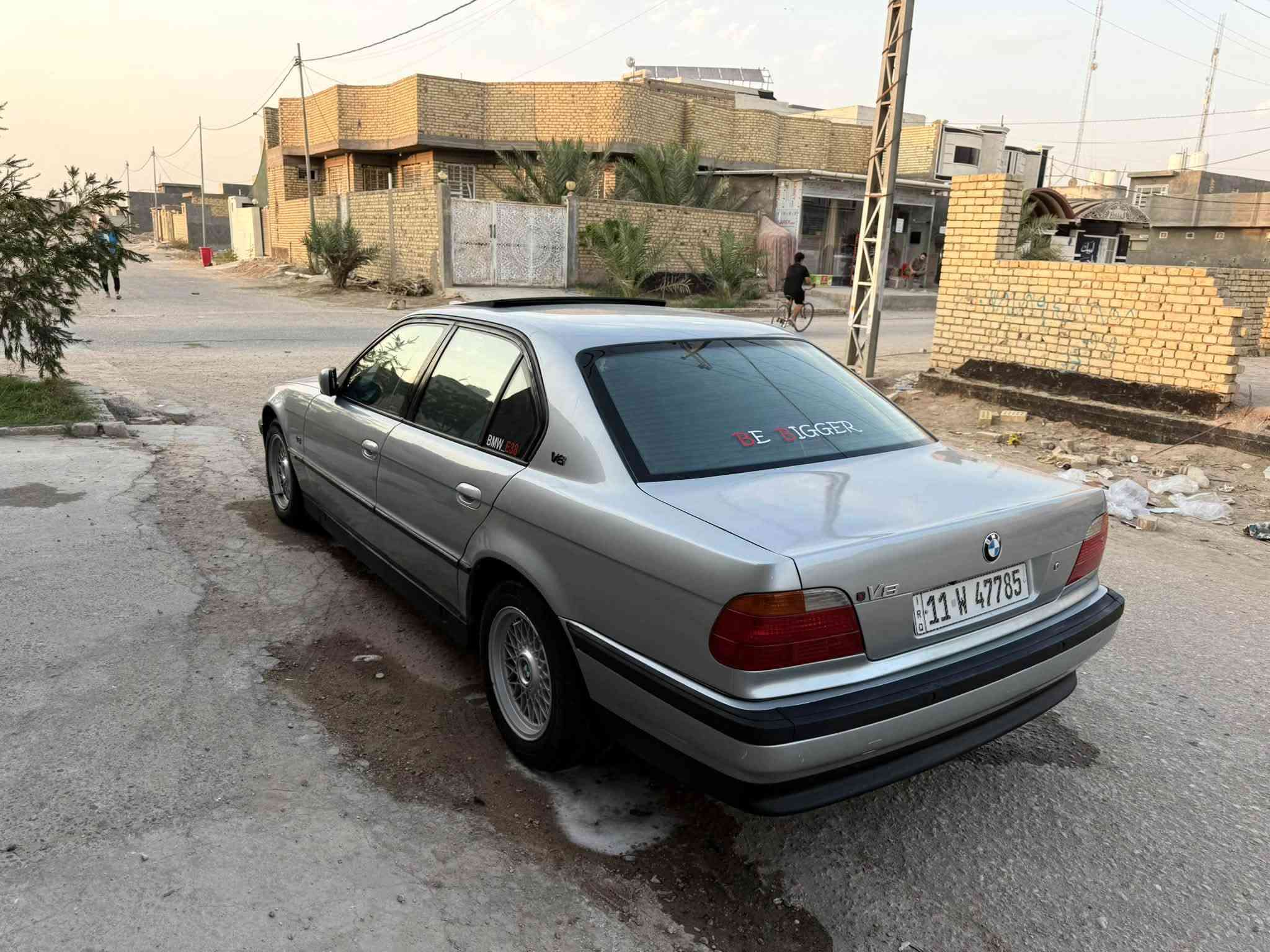 خفاش ٧٤٤ • ٢٠٠٠ • رقم بغداد