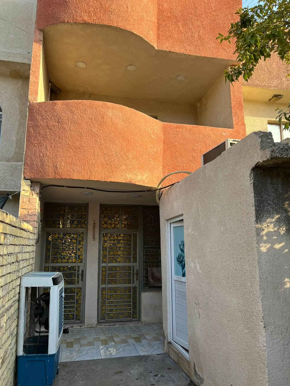 السلام عليكم مشتمل 83 م للبيع مكانة الشعب شارع الصحة مقابل جامع الحق للاستفسار *********** السعر 165

