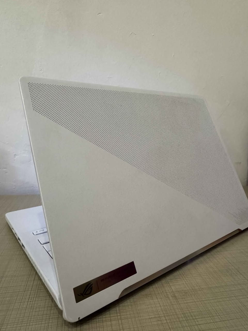 أسوس ROG G14 • RTX 4050 • ١٦ جيجا DDR5