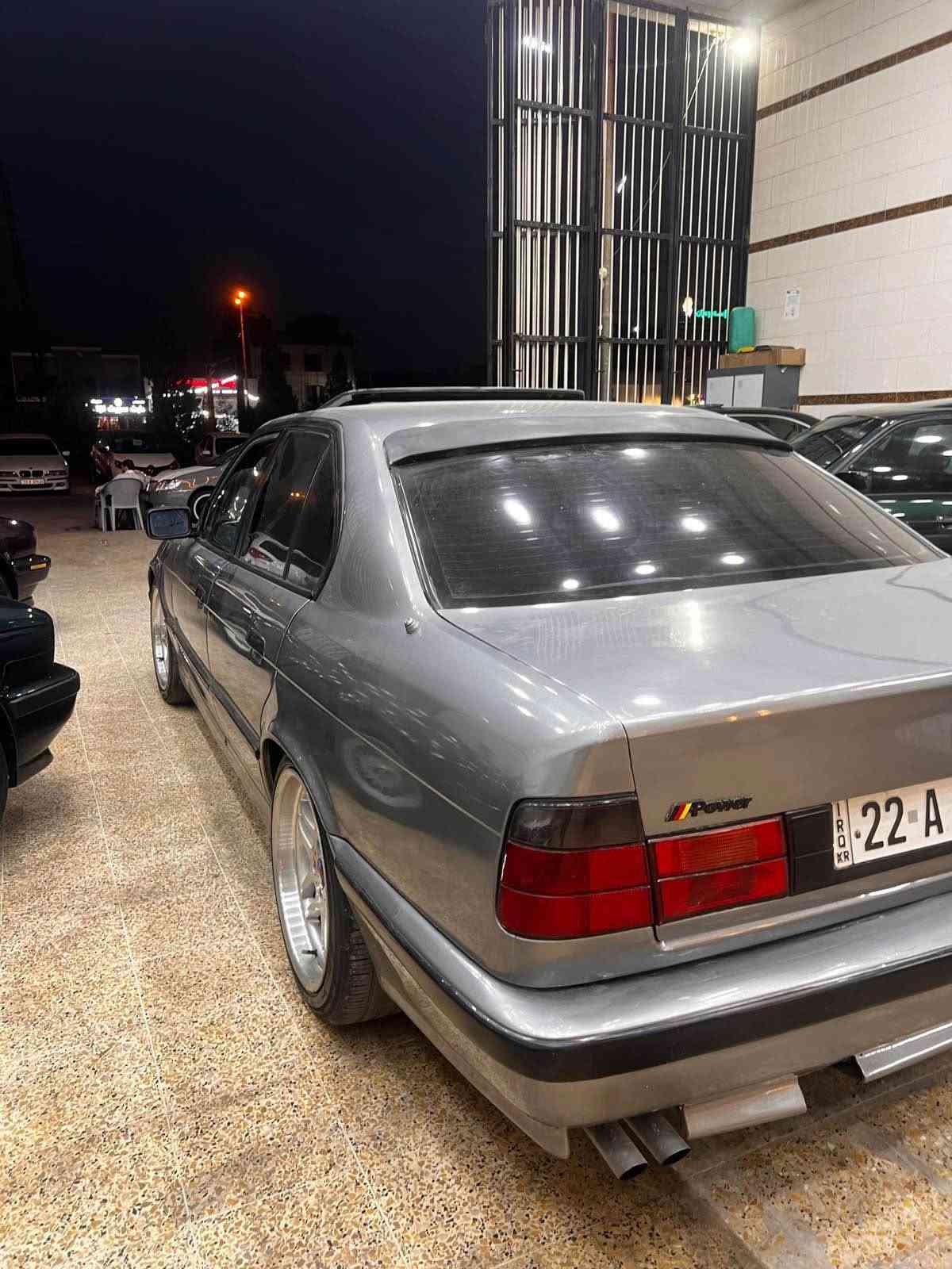 BMW 525
گێر تۆماتیک 
مۆدیل ١٩٩٢
گێر  و مەکینەو کارەبایات و تەبرید بە شەرت 
رەقەم هەولێرە سەنەوی نوێییە
سبوغ عامە  لۆ جوانی 
جەمپەکی خەفیفی پێشی هەییە 

بە شەرتی بەناوکردن 

نرخی ٥٥ وەرەقە بە نەقد 

مشتەری بە قست تەلەفۆن بکە 

لە هەولێرم

*********** أربيل, العراق
