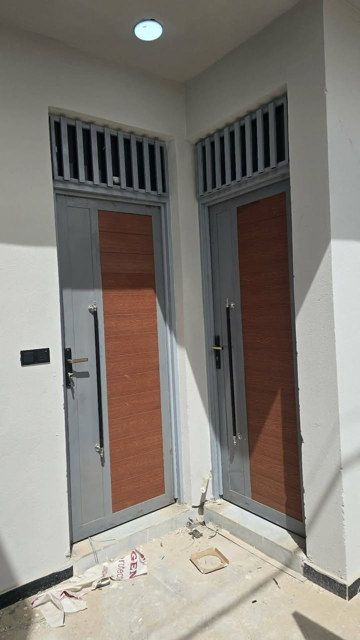 🏡 2 بيوت للبيع_بناء حديث
الديوانية / مجمع توحيد العفلوكي طريق السنيه السياحي وره سكة القطار شارع المركز ب البداية بعد 50 متر عن الشارع . 
🔸طابو زراعي سند 25  . 
المساحة 135م² – طابق واحد
🔹 2 غرفه نوم + استقبال + صالة
🔹 3 صحيات
🔹 مطبخ
🔻 ملاحظة : لا نعمل بالاقساط 
📞 للاستفسار: مراسلة الصفحة او 
الاتصال على[***********]
