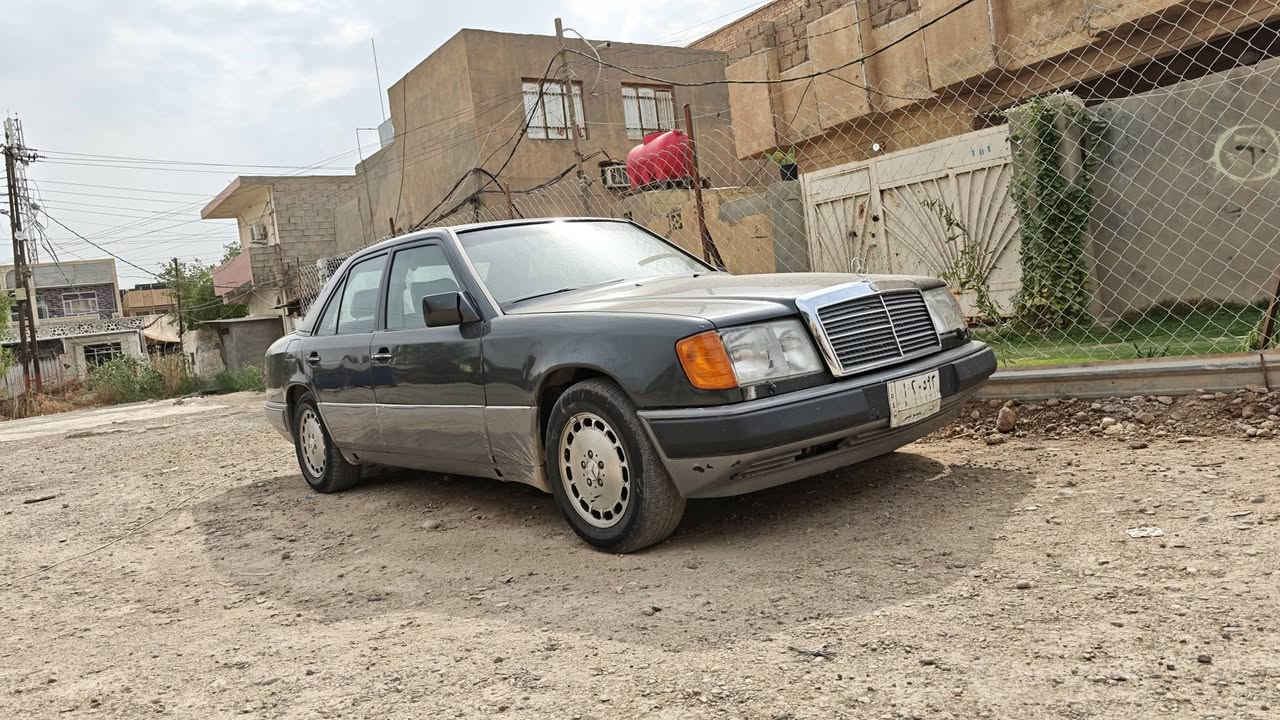 مارسيدس دب 300 • موديل 1990 • رقم انبار