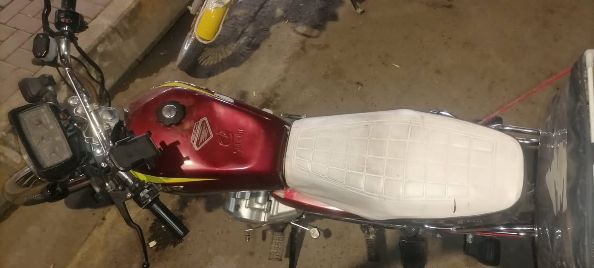 دراجه لبيع شرط لاصرف ولا بخار محرك مفتوح بس والافات السعر 475بي مجال قليل هذا ره قمي ***********
