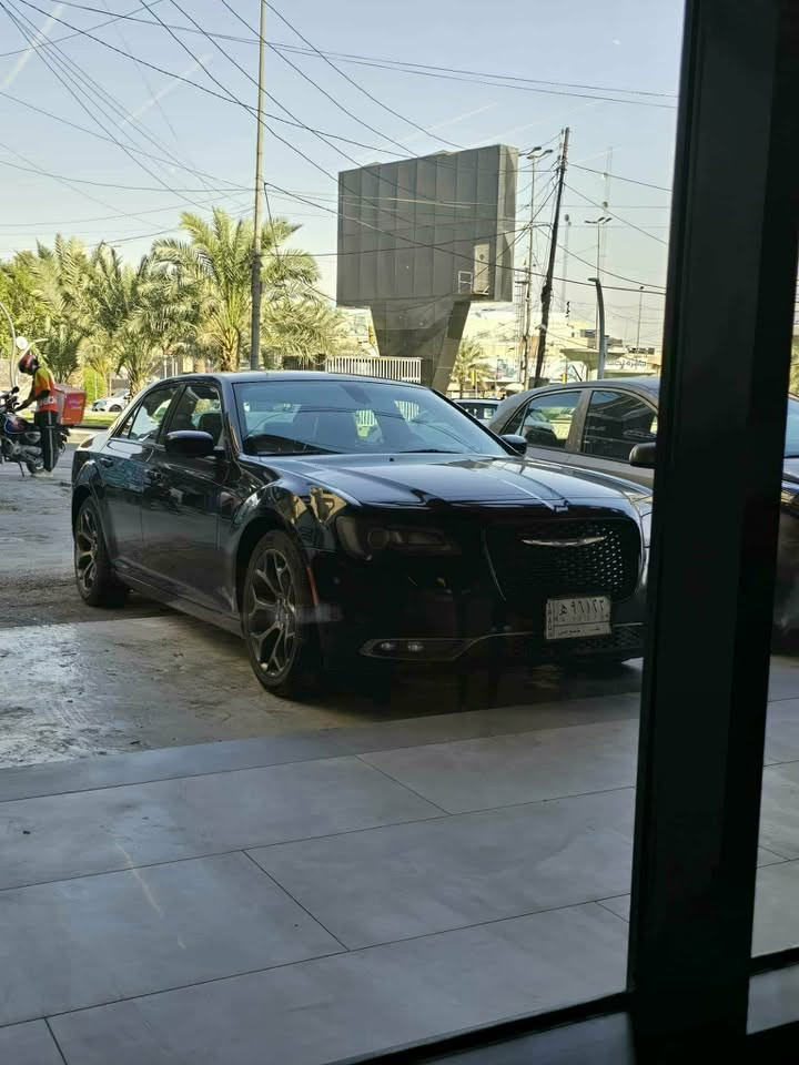 كرايسلر اوباما S300
الموديل: 2019
رقم بغداد 
 تحويل ثاني يوم 
المحرك : 6 سلندر 3600
حجم الويل: ويل كب S حجم 20
 كشنات جلد اسود اصل تدفئة
شاشة كبيرة للتحكم في ايعازات السيارة
كاميرا دوارة اصل
بصمة 2 للابواب مع بصمة تشغيل وتشغيل عن بعد
لايتات زينون عالي وناصي مع حاجبLED 
تحكم فول كهرباء الكراسي السايق + الصدر
تبريد قطعتين امامي وخلفي
تحكم ستيرن جهتين
 بلوتوث وحاكية وكروس سرعة
هيترات بلمرايا الجانبية
نظام ABS مانع انزلاق
منافذ USB امامي وخلفي

السعر  : 230$
للاستفسار 
***********
