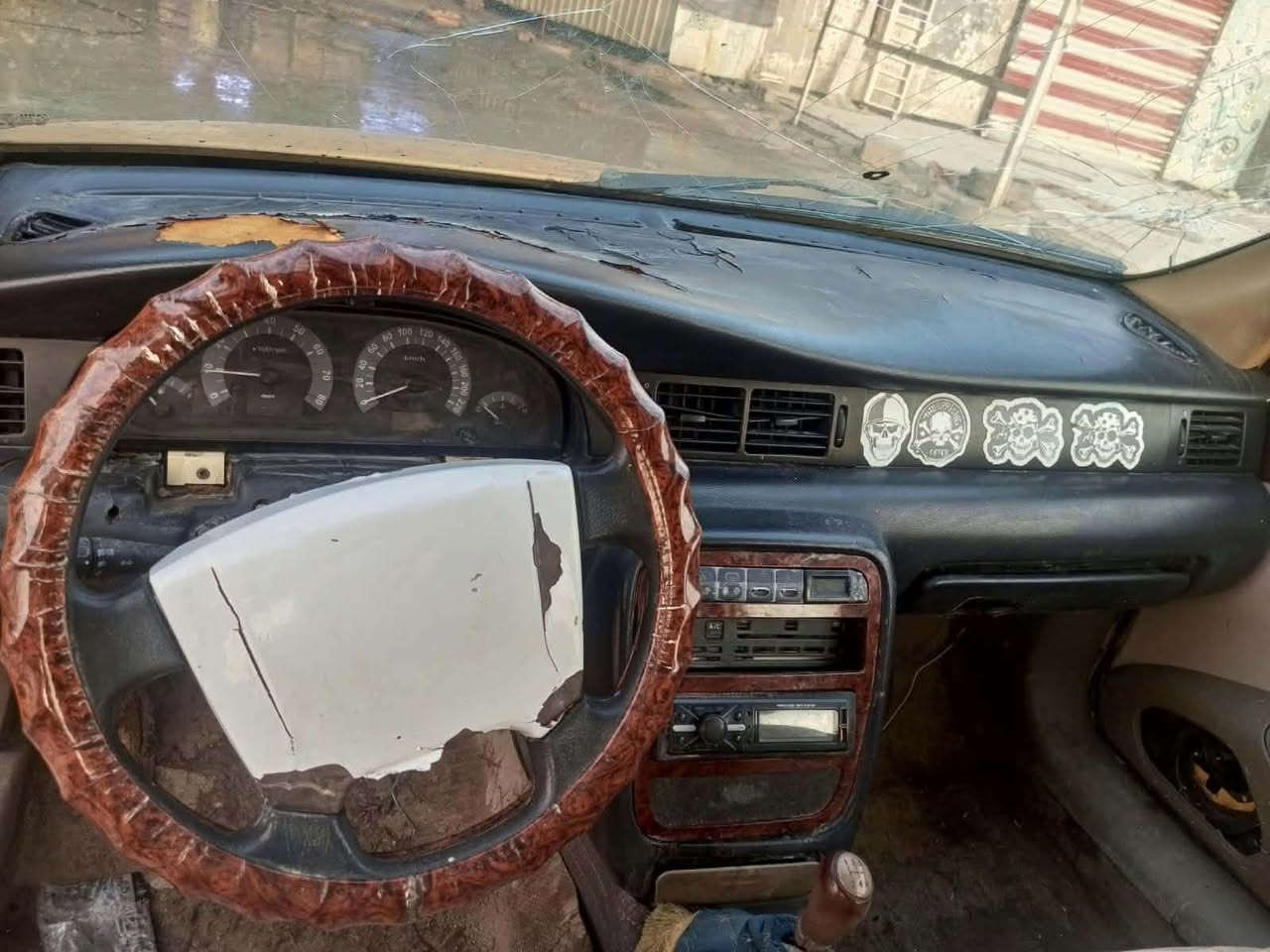 كوم حديد • بيه مجال