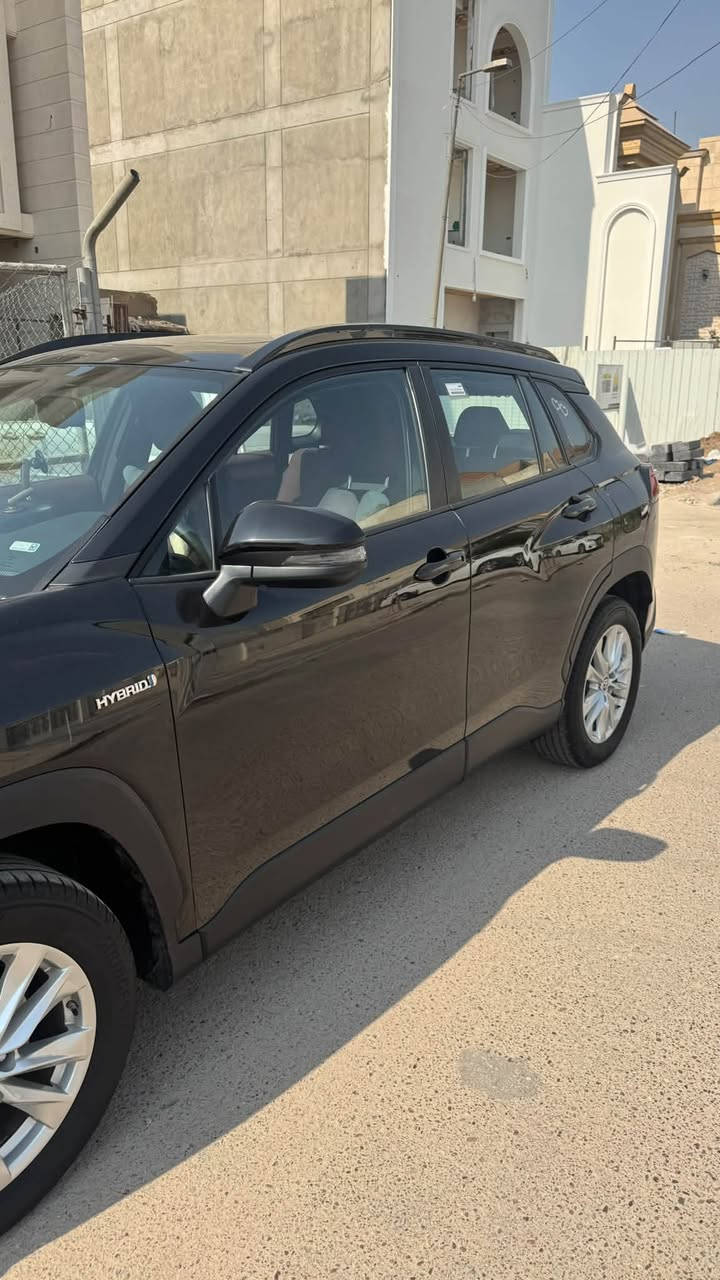 عندي كورولا كروس هايبرد موديل 24 
ماشية 7500 كيلو بس 
نظيفة بالكامل 
مكفولة من شركة Sas
رقم بغداد 
السعر : 31 مليون دينار عراقي 
للتواصل للجادين واتساب : 
***********
