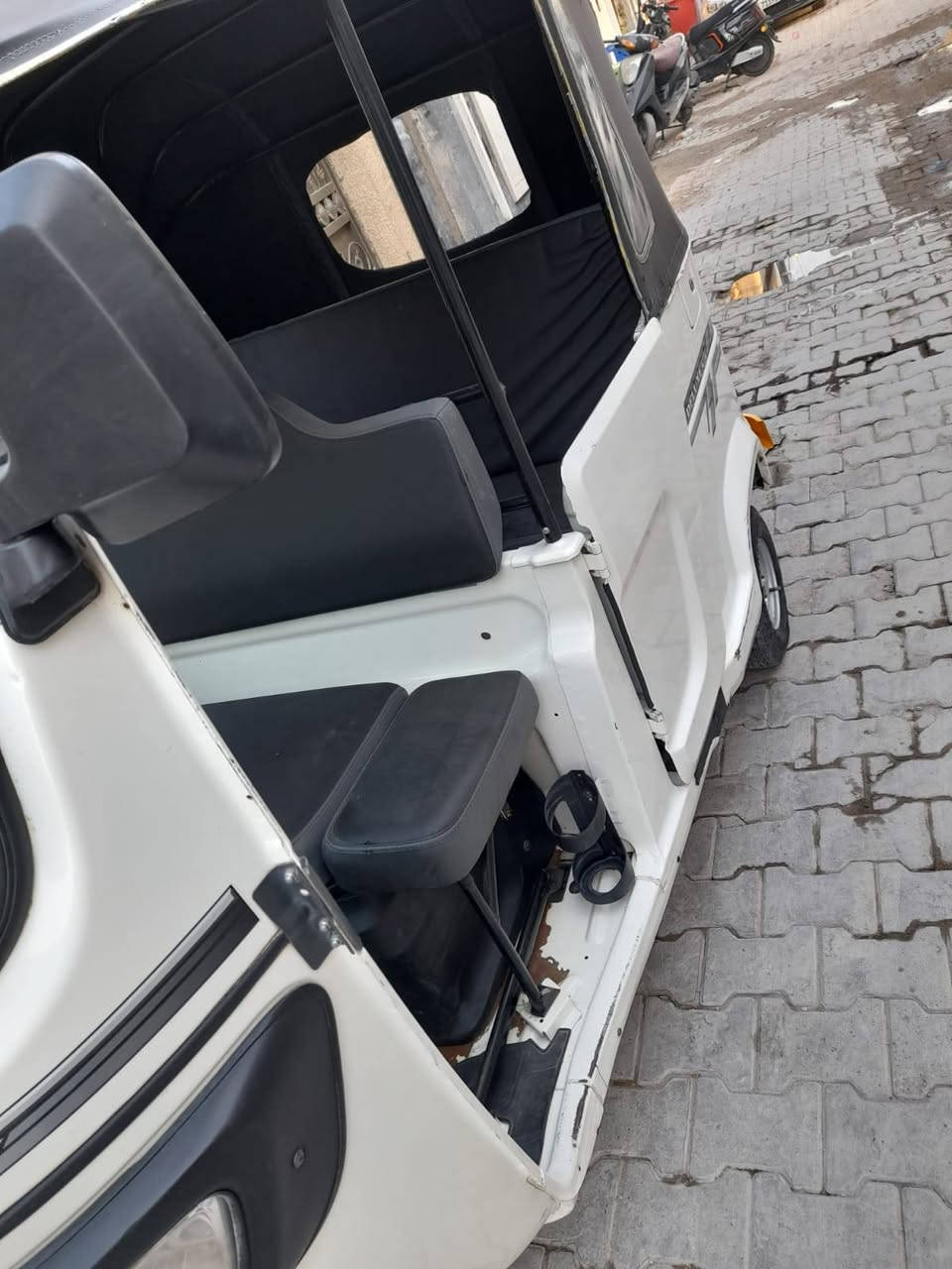 تي بس البيع موديل ٢٠٢١ بسمي عنوان الحريه سعر ٦٧٠٠ بي مجال ***********
