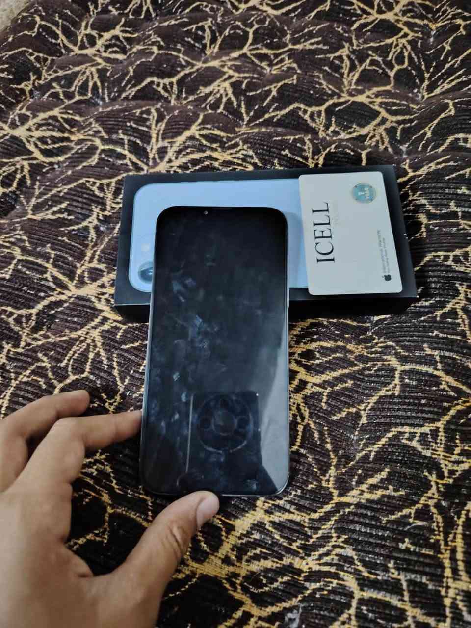 السلام عليكم ايفون 13 برو ماكس للبيع
مبدل شاشه وبطاريه اصلي الشاشه سلسه 

كارتون وياه 128 كيكه 

يشعل 120 فريم 

السعر 500 وبي مجال للشراي 

متواجد خاص وعل الرقم ***********

نص مكتوب في الصور:
- ٧:٠١ 9% حالة البطارية والشحن رسالة مهمة حول البطارية غير قادر على التحقق من أن هذا الـ iPhone يحتوي على بطارية أصلية من Apple، قد لا تكون التفاصيل الواردة من هذه البطارية دقيقة. لمعرفة المزيد الحد الأقصى للقدرة ٩٧٪‏ هذا قياس لقدرة البطارية مقارنة بقدرتها عندما كانت جديدة. قد تتسبب القدرة المنخفضة بتقليل ساعات الاستخدام بين عملية الشحن والأخرى. أقصى قدرة للأداء الـ iPhone غير قادر على تحديد عمر البطارية. شحن البطارية المحسن للحد من استنزاف عمر البطارية، يتعلم الـ iPhone من عادات الشحن اليومية، بحيث ينتظر ولا يتجاوز ٨٠٪ش حتى يحين موعد حاجتك إلى استخدامه.