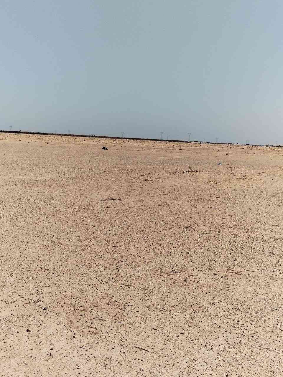كاع للبيع 100دونم فوك من الاستراتيجي 2كيلو مقابل شارع الميدان ***********
