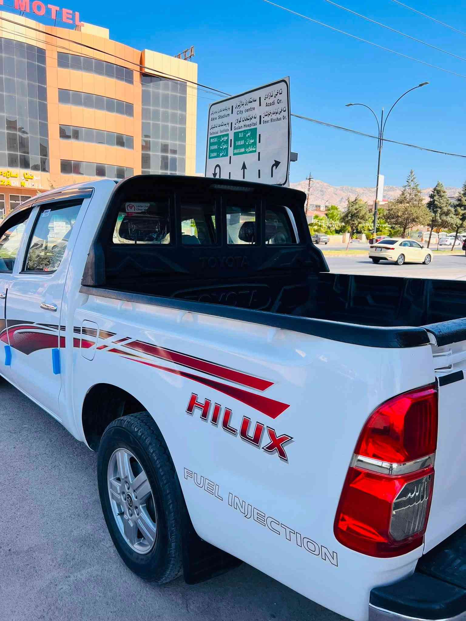 السلام عليكم ورحمة الله وبركاته 🌹

سياره تويوتا هايلوكس (مرزي) موديل 2013 

TOYOTA HILUX 2013
سياره رقم دهوك — شرط تحويل ✅

صبغ بس بونيد جملغ فقد 
كير ومحرك شرت  ✨
غرفتهة زيرو  ✨
تايرات جدد ويل كه ب 🛞

مكان سياره عقره 📍

رقم تليفون واتساب او فايبر الاستفسار علي رقم ☎️
***********

🤝 للجادين فقط، حياكم الله 🌹
