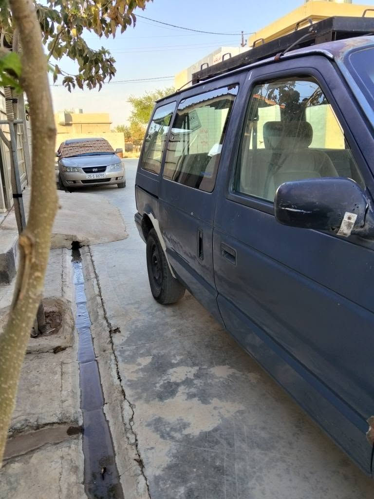 كليزر 1992 مشروع وطني محرك كامري بطاقه بنزين بي رقم انكليزي باسمي محرك وكير بشرط تحويل ووكاله اطارات نص عمر  سعر 40 ورقه بي مجال*********** كركوك, العراق
