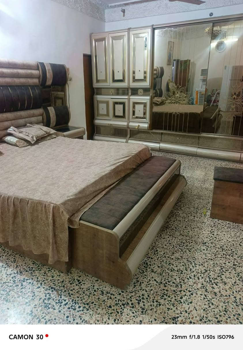 غرفه تركي مستعمل قليل يعني مال عرس ١٠قطع ضخمه مكانه حصوه اسكندريه وهذا رقم راعيه , *********** وبي واتساب السعر مليون و١٠٠ مشترينه ب٤ ملايين

