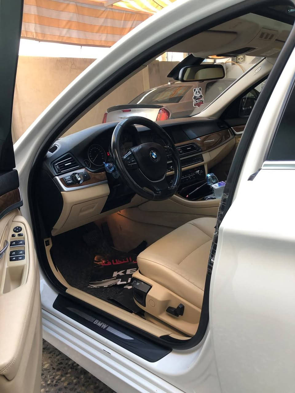 السلام عليكم …
BMW / F 10 / N 53 / 2012 
اوربي محرك 6  سلندر تنفس طبيعي فول مواصفات رادار حساس امامي خلفي بصمه خمس بردات مري شفط برد كهرباء تبريد قطعتين وتحكم جهتين بالتبريد سياره مواصفاتها فول جاهز من كلشي مابيه نقص انشاءالله بسمي رقم بغداد ماشي ٩٤ الف كيلو بيها تبدين قطعتين بلادي بنيد وجاملغ بدون دواخل  السعر المطلوب ١٧٥٠٠ الف دولار ونص وبيه مجال اي استفسار اني حاضر *********** /// *********** /// 
مكان السياره الفلوجه
