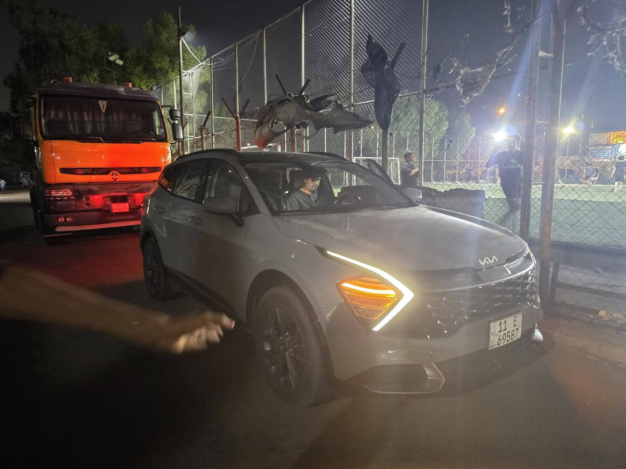 سلام عليكم سبورتج 2024وراد امريكي فولل مواصفات للاخير ماعده التبريد بالكشنات بنوراما وكشنات خزن ميموري وجنطه كهربائيه و بلاك السياره تبريد ثلج محرك GDI2500بانزين اشاير لد لايت امامي عدسه بلادي وبكلايت لد واشاير لد  مواصفاته متخلص بيها هاي الطخه من امريكا مامسوينها بعدها وجامه بكلايت للاستفسار ***********
