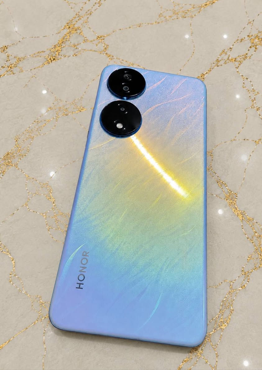 للبيع هونر 5g/  X7b جهاز مكفول شرط الضمان
تواصل *********** واتساب 
الذاكرة : 256GB عشوائي 12
60 فريم بوبجي 
الكامره  : 108  المعالج  : Snapdragon 680 
البطارية : 6000 تنسا بشحن السعر 160
