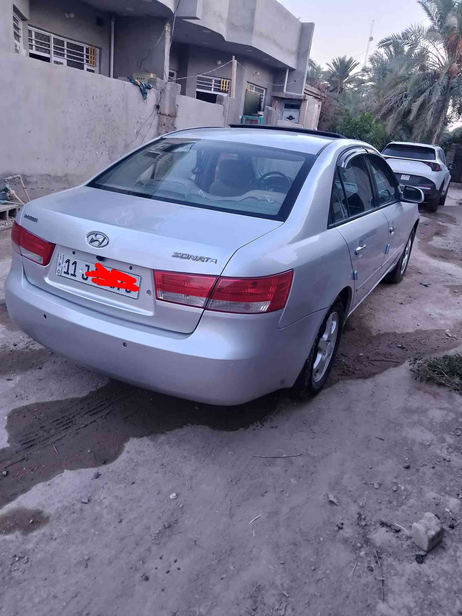 سوناتا 2007 خليجي محدثه 2010 مصبوغه عام جماليه اثر جراد بدون دواخل محرك بي صوت السياره شغاله اطلع بيها كل مكان كير جديد تبريد ثلج تدفئة شغاله صدر أمامي خلفي جديد تخم تاير سياره جاهزه معروضه ب 78 وبيها مجال بسيط مكانها بغداد ابو غريب اخوان مكلف بالنشر ***********
