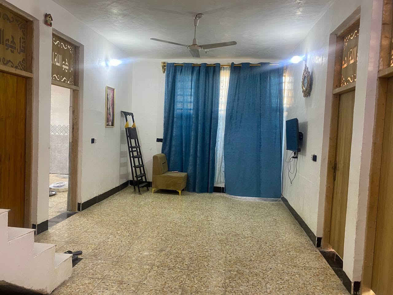 السلام عليكم
بيت للبيع بحي الصحة المساحة الكلية ٢٢٠ متر
يتكون من استقبال ومطبخ وصالة وغرفتين بناء ردجة أولى 
للإستفسار الاتصال فقط فقط ***********
