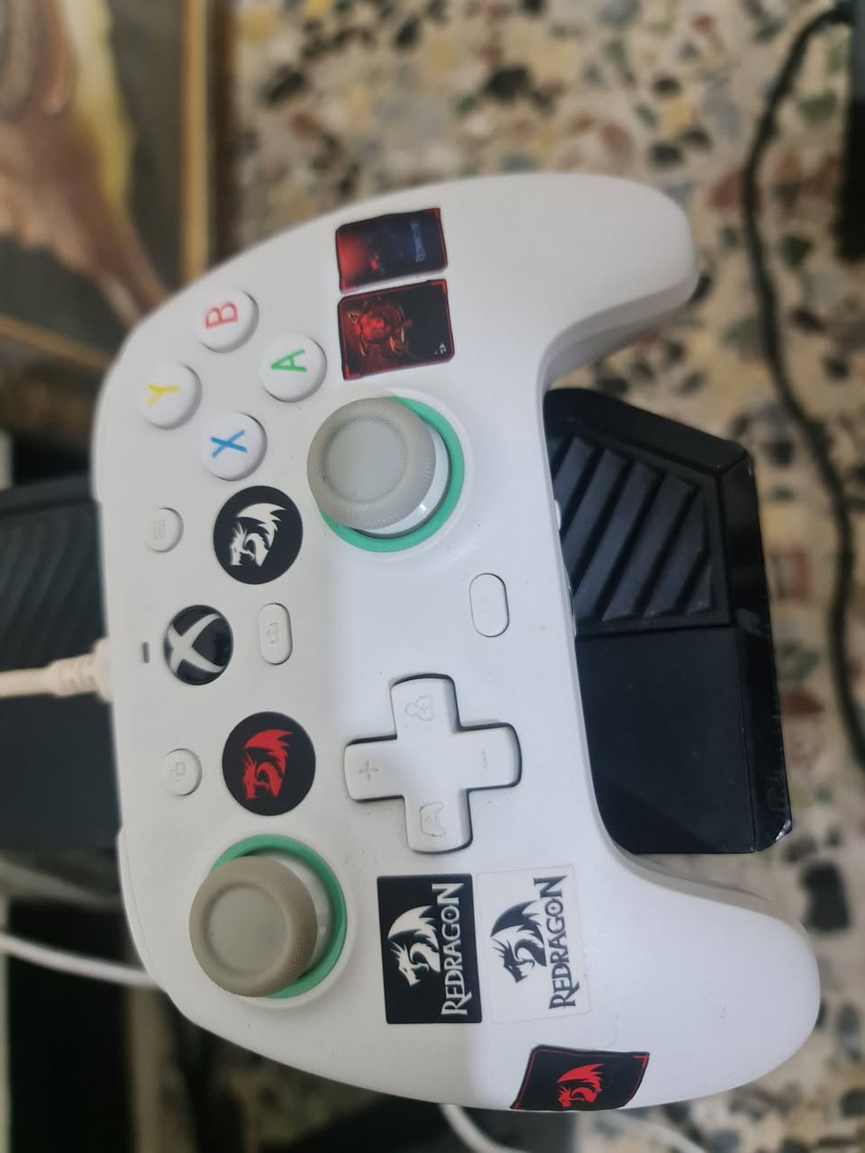 السلام عليكم xbox one fat 500GB للبيع بي جويستك كيميسر احترافيه والعاب 
Gtav
Battlefield1
Assassins creed
ويوبي اس مكسيما 850 جديد بعد بي ضمان ١١ شهر  للبيع ب230وبي مجال رقم *********** اوخاص العنوان بغداد البلديات
