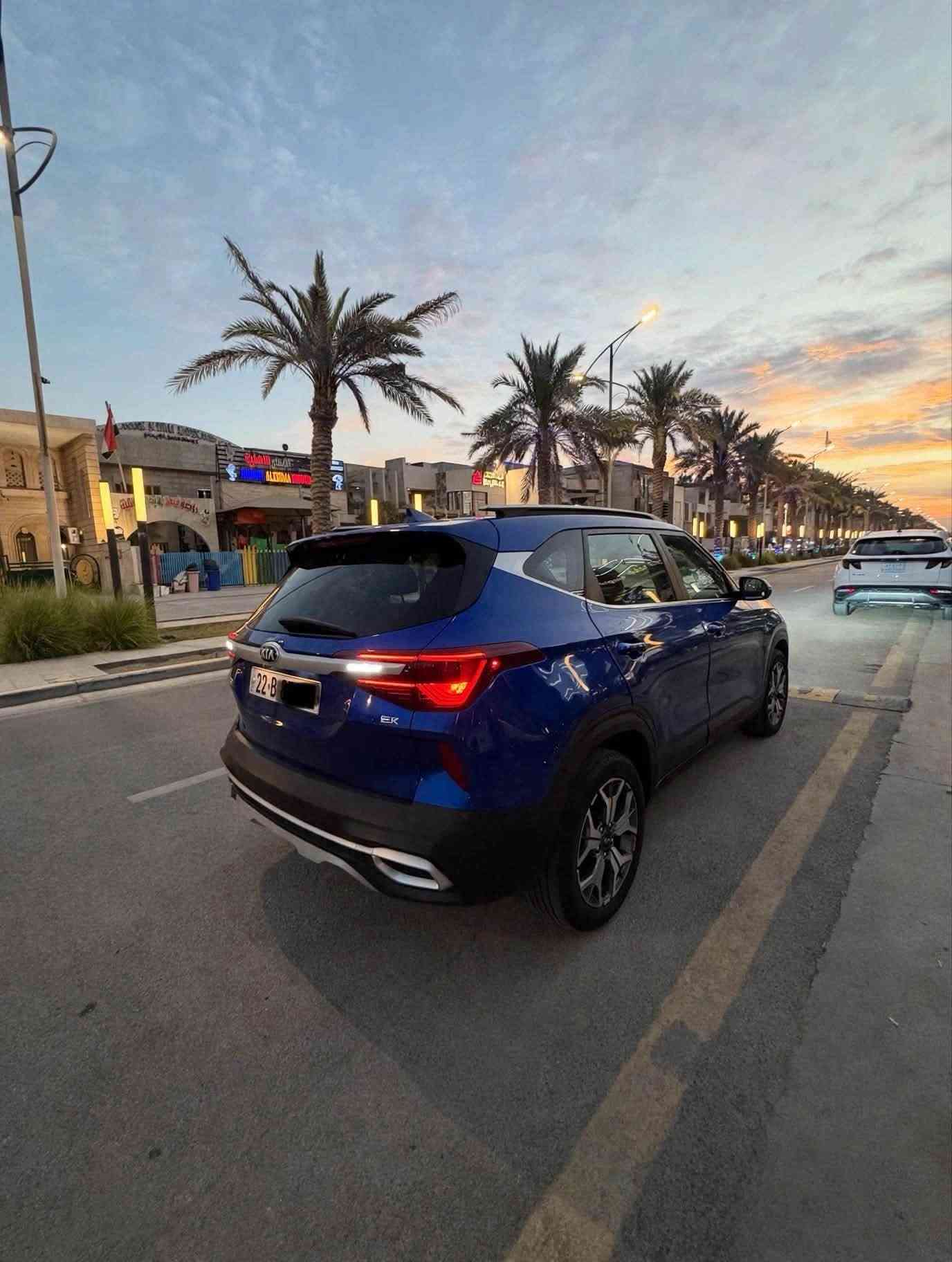 سيلتوس 2021  فول مواصفات  1/1 رقم اربيل  تحويل مباشر   ضررها  خلفي جاملغ خلفي وباب فقط بدون ايرباك صور الحادث بمنشور
مواصفات
بصمة
تشغيل عن بعد
محرك 2000 دوش
فتحة سقف
كشنات جلد كهرباء
تدفئه كشنات
تبريد قطعتين
شاشة ديجتل متصل
رادار أمامي خلفي جانبي
إشارة مري
اناره داخلية لمس
شحن لاسلكي
تبريد بيانو لمس
لايتات زينون لد نهاري
بك لايت لد  رايدها.   137
مكان السياره /  بغداد السيديه 
***********
