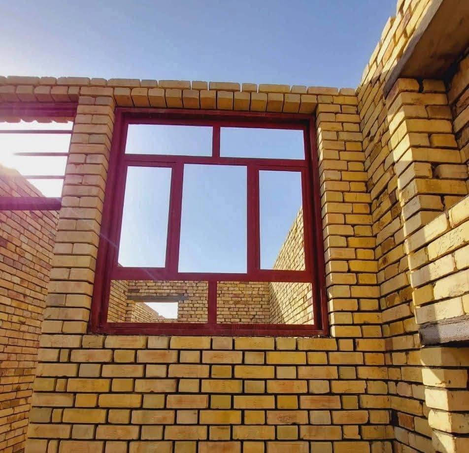 خلفه بناء متفرغ حاليا شغل نضيف وستلام مهندس 
التواصل ع الرقم 
***********
