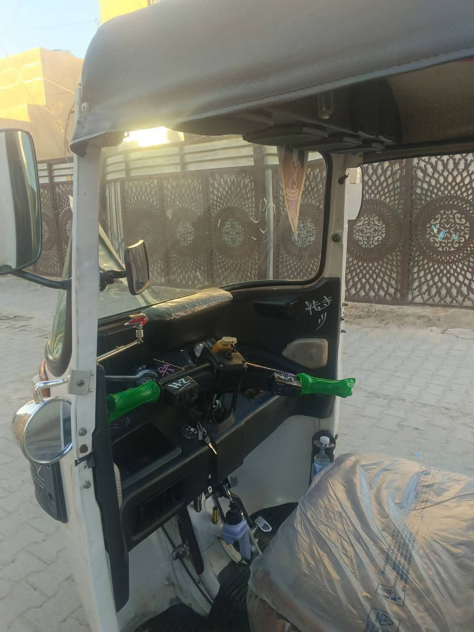 سلام عليكم تكتك موديل 22 رقم وشنويه تحويل ثاني يوم مكان البياع شرطه الخامسه الشرايه ينتصل *********** السعر 8700 ماكينه تراي لوك تكتك قطره صبغ قطره معجون ما بيهن
