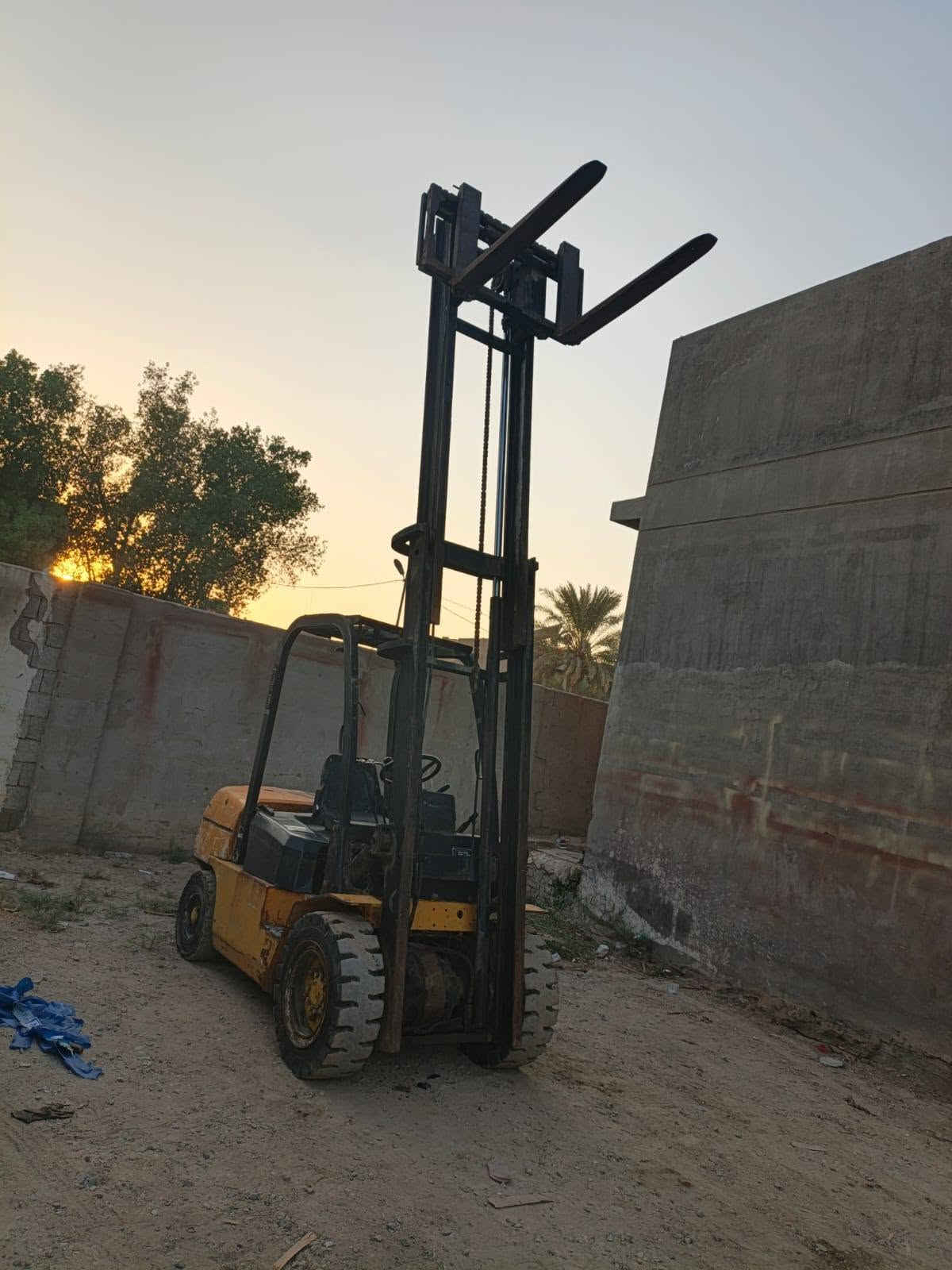السلام عليكم مكلف بالنشر
رافعة شوكية ٣ حركات ٣ طن نظيفة مكينة نظيفة
المكان بغداد منطقة الباوية 
‏‪***********‬‏
