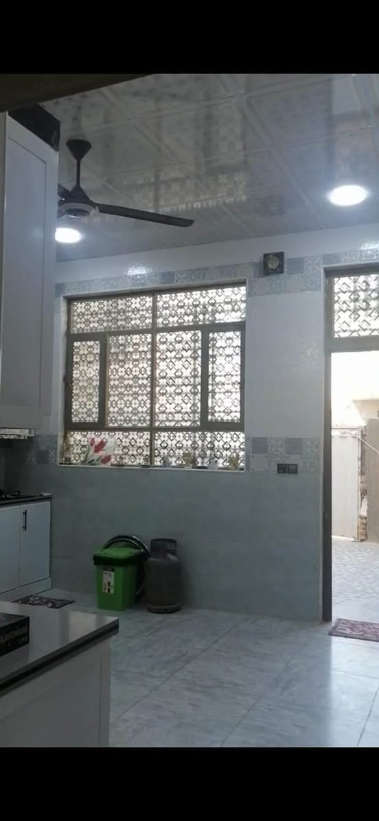 دار للبيع 200 طابق ونص بناء حديث ط1 2 نوم استقبال وصالة ومطبخ وكراج وصحيات ط2 غرفة نوم وصالة مطلوب أسكان 50 تسديد شهريا 250
حي الزهراء شارع المشتل قرب مدرسة الذر المنثور ***********
