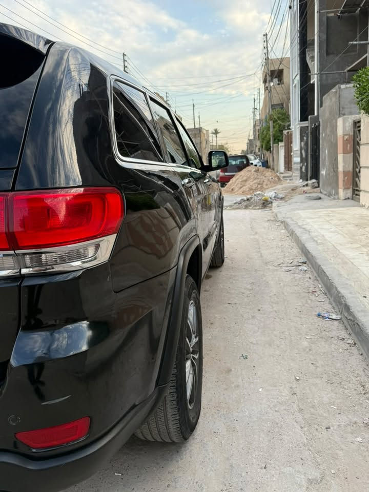 سلام عليكم
للبيع جيب لاريدو موديل ٢٠١٩ رقم أنبار 
فول عدى الفتحه حادثها چاملغ وبنيد
السعر 165 للاتصال
***********
