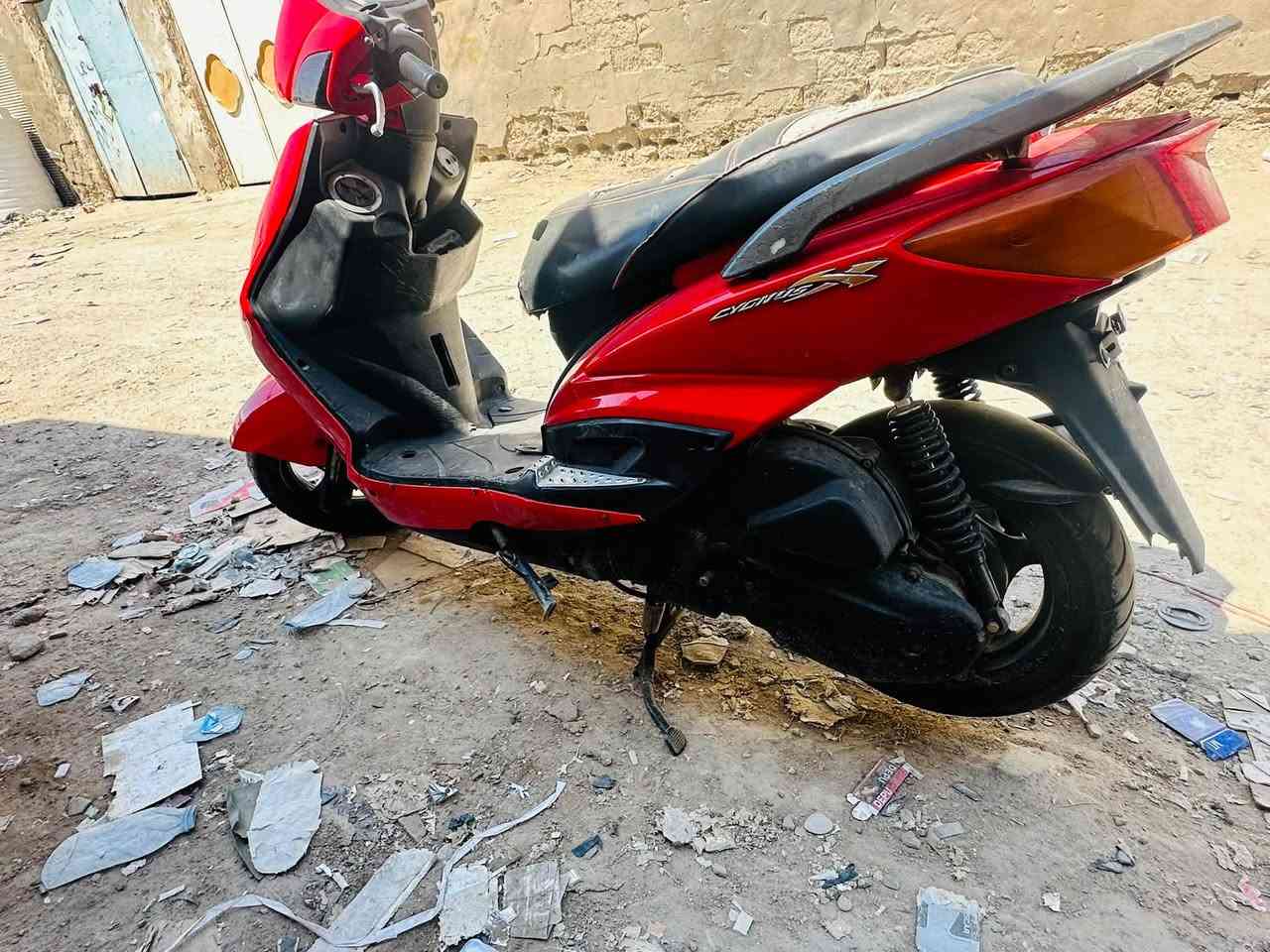 السلام عليكم دراجة للبيع سكنس فحل  شغال سلف هندر كهربائيات اشاير لايت كلة شغال سعر٣٥٠   
ذي قار الرفاعي ***********
