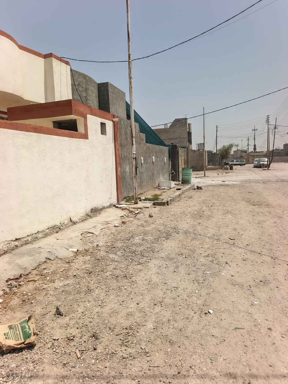 للبيع بيت في حي المختار عقد زراعي مربع الذهبي مساحه 250متر 
متكون البيت
غرفتين نوم 
وصاله 
صيحات داخليه و خارجيه 
ومطبخ 
وهول 
واستقبال
البيت بعده مامسكون 
السعر 63وبيه مجال 
***********واتساب
***********واتساب
