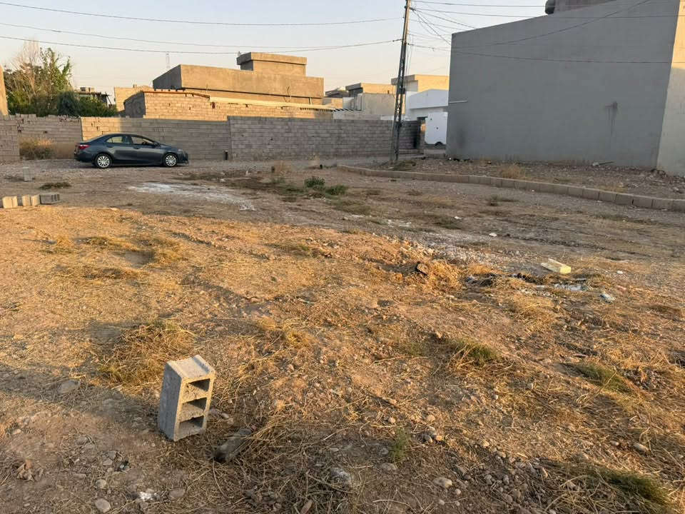 قــطــعـة ارض لـلـبـيـع  🛤️🏦.                 

الـمـوقـع/حي حسن المجتبى 

 مـسـاحـة/ 210 م.     11X20                                                                   

لاسـتـفسـار مـرجـعـة مـكـتـب الـجـوهـرة لـعـقـار 📍

مـقـابـل عـمـارة الـحـافـظ 🏫
☎️***********📞
💵الـسـعـر 50 مـلـيـون💸
