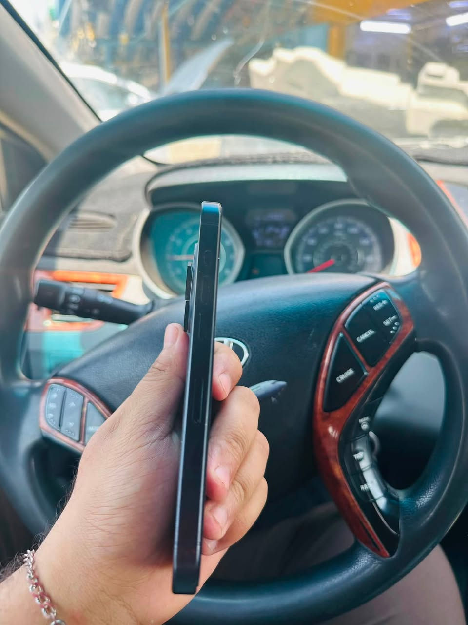 السلام عليكم أيفون 15 برو فقط وتر بروف ذاكره 128 بطاريه 89 للبيع جهاز نضيف جدا السعر 875 وبي مجال 
***********
مكان بغداد
