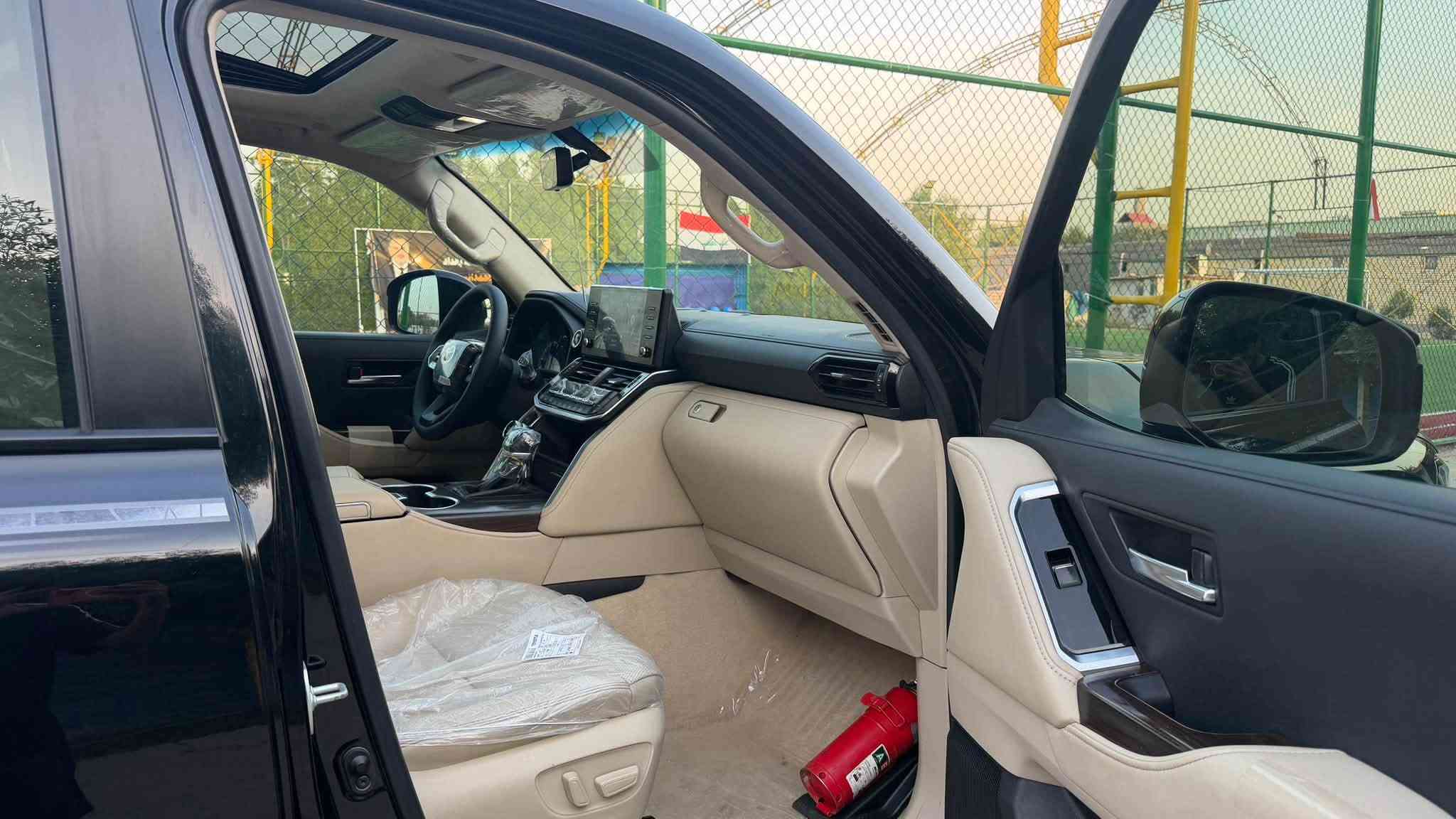 لاندكروز GXR • ٢٠٢٣ • ٣٤٠٠٠ كم