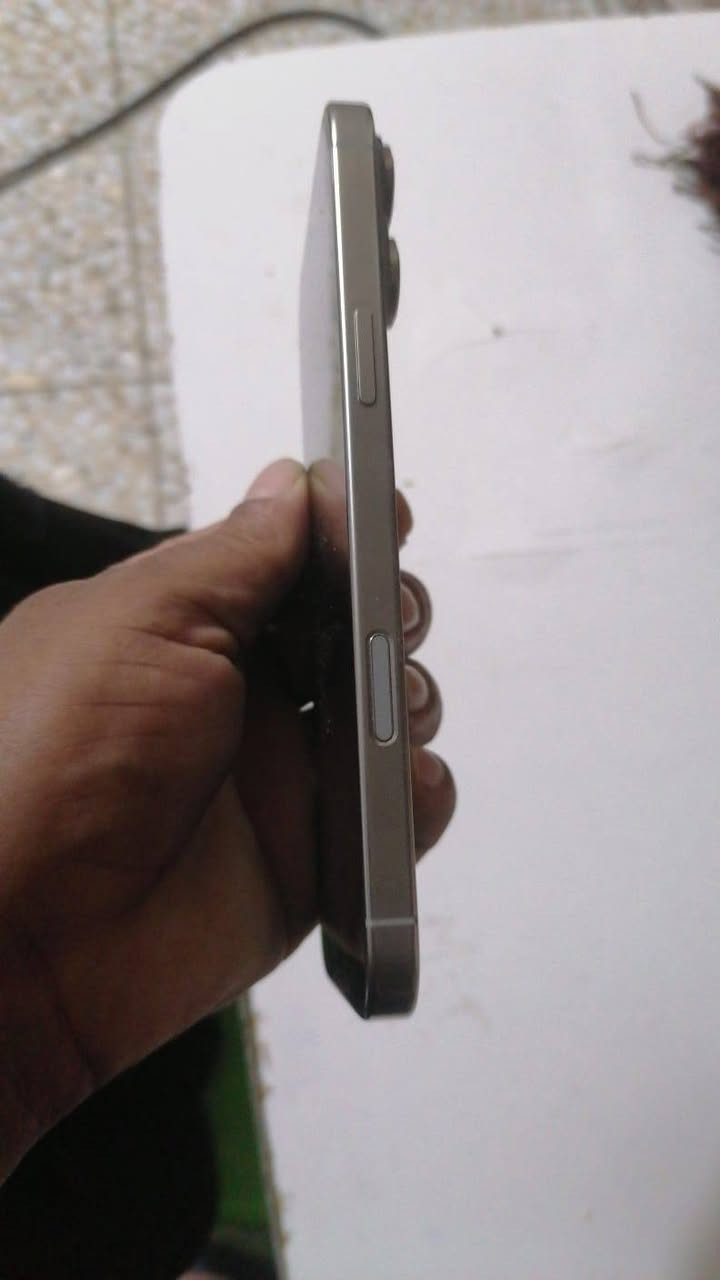 آيفون ١٦ برو ماكس • ٢٥٦ • بطارية ٩٠٪