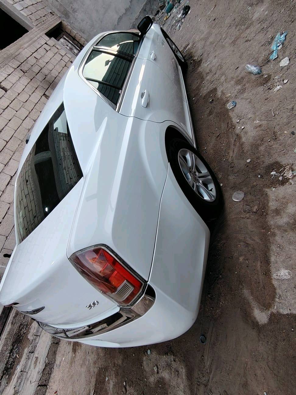 اوباما موديل 2012 محدثه 2014 مكفوله من الضربه وارد كندي بيها جاملغات امامي مبدل اثر خياس فقط السياره خطين غاز بانزين
السعر 130
السيارة بأي مدينة موجودة هسه؟ وإذا أكو توصيل لو تسليم بمكان معيّن؟: 
البصرة
بالنسبة للضربة والجاملغ الأمامي: شنو القطع المبدلة بالضبط؟ وهل الايربگات طابرات لو سالمة؟: 
ايرباكات ما طامه التبديل اثر الخياس 
القير والمكينة شغالات 100%؟ وبيها أي لمبة/ملاحظة ميكانيكية أو كهربائية؟: 
لا توجد اي لمبات
السعر نهائي لو بيه مجال للمفاوضة؟ وشكد أقل شي تقبل بيه؟: 
قابل للتفاوض