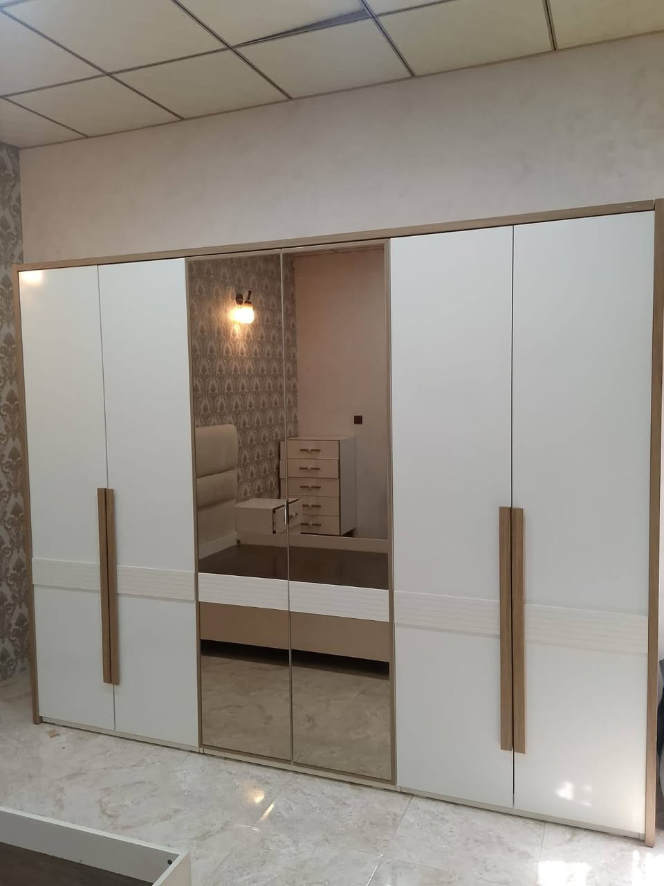 للبيع غرفه نوم شرط النظافه 7 قطع سعره 750 للاستفسار اتصل
***********
