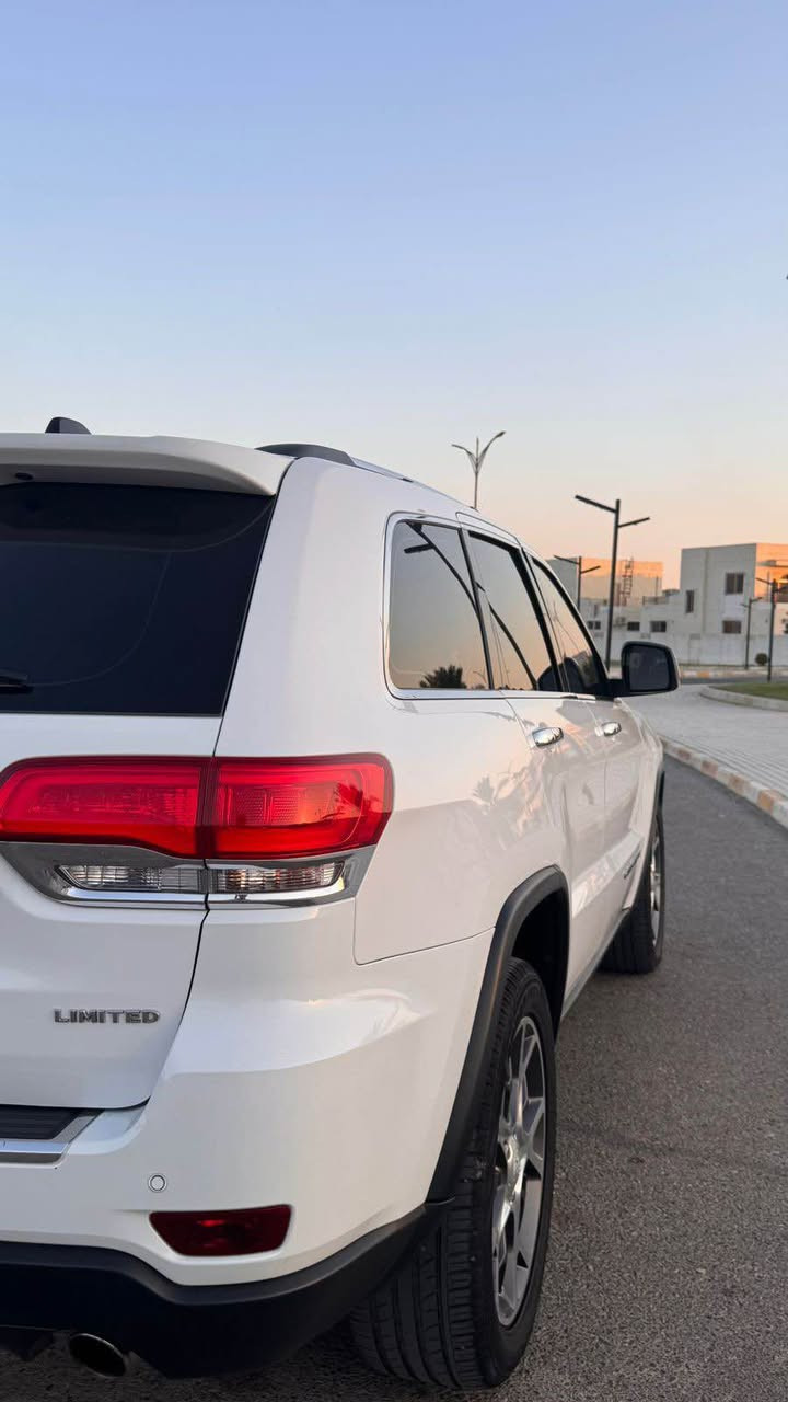 �🔥 للبيع جيب Limited Plus 🔥🚘

✨ موديل 2019
✨ فول مواصفات – Limited Plus – 4x4
✨ وارد خليجي
✨ بانوراما
✨ 3 شاشات
✨ كشنات جلد تبريد وتدفئة
✨ كشنات كهربائية + ميموري
✨ شاشة كبيرة تدعم Apple CarPlay
✨ كاميرا خلفية
✨ حساسات أمامية وخلفية
✨ رادارات ونقطة عمياء
✨ تشغيل عن بُعد + بصمة
✨ صندوق كهربائي
✨ ستيرن تدفئة
✨ نظام ملاحة
✨ مواصفات أمان كاملة
✨ ملاحظه السياره بيها كتاب تضليل اربيل سنوي 
✨رقم اربيل الدولي 

🔥 السيارة جديده جداً مال بيت .

ملاحظه السياره بيها اقل من نص باب السكن صبغ
وبيها مكانين بارد صغار جداً بدون دواخل بدون ايرباك

📍 الموقع: تكريت + اربيل  
💰 السعر: 260 وبيها مجال 
📞 للاستفسار: *********** أربيل, العراق
