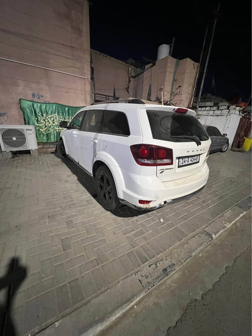 دوج جورني ٢٠١٨ كروز رود
سته سلندر
سبعة راكب
كشنات جلد
ثلاث قطع تبريد
المحرك والگير مكفولات
الحدادة 80%
رقم بصرة بأسمي
حادثها مبين بالصور والسونار مالها ورقم الشاصي موجود ايضاً لليحب يطلع تقريرها 
السعر 165$ 
للاستفسار الاتصال على الرقم *********** البصرة, العراق
