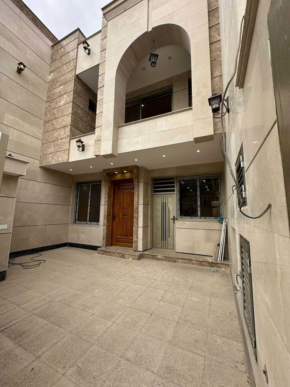 بغداد حي البنوك • ٢١٠م • ٦غرف