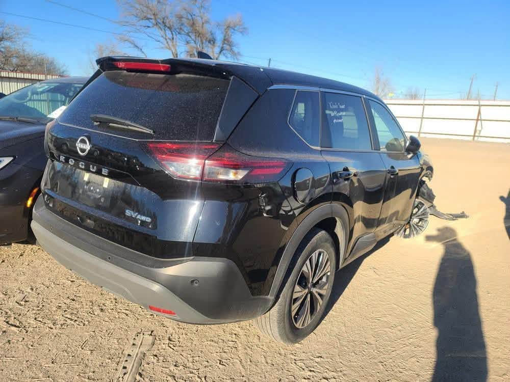 نيسان روج موديل 2023 sv لون اسود
ماشية 39 ميل
حادثها جاملغ عكس السايق
وطلع بيها كلير بابين يم السايق
الايرباكات سليمة
الشاصي سليم
اللغد سليم
السيارة كاملة وجاهزة على ايدي

رقم الهاتف ***********
مكاني بغداد
السعر 145
