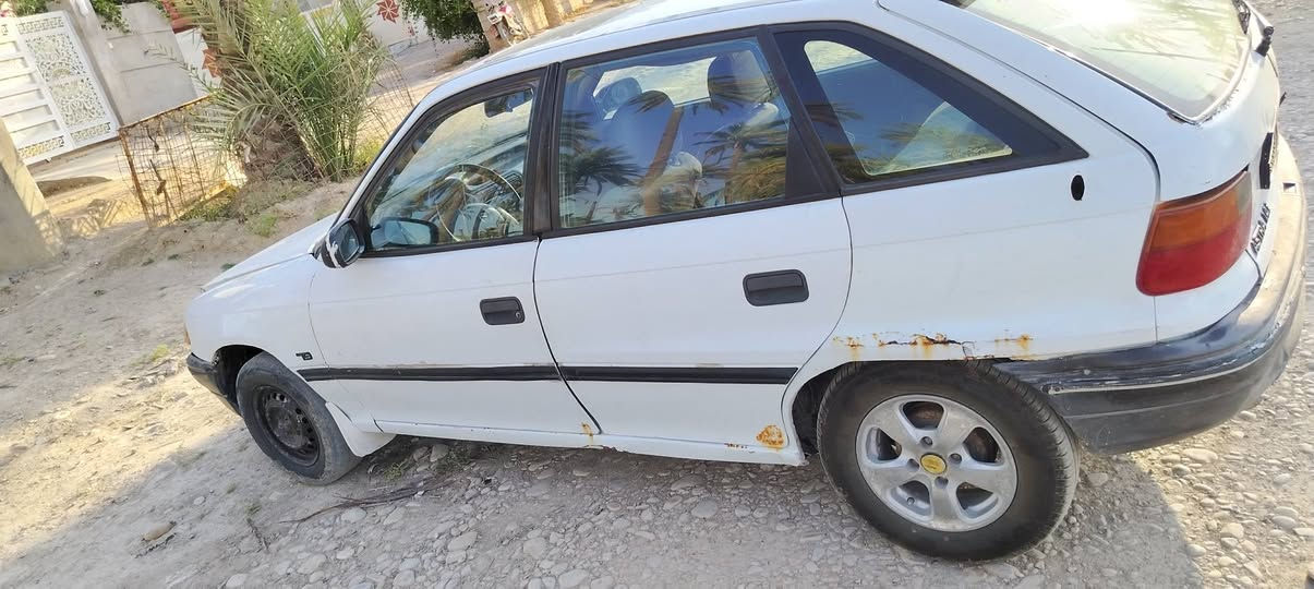 السلام عليكم
استرا موديل ٩٢محرك ١٦٠٠ بااسمي رقم ديالى أوربي السعر 27 وبي مجال الشراي
للاستفسار  ***********
