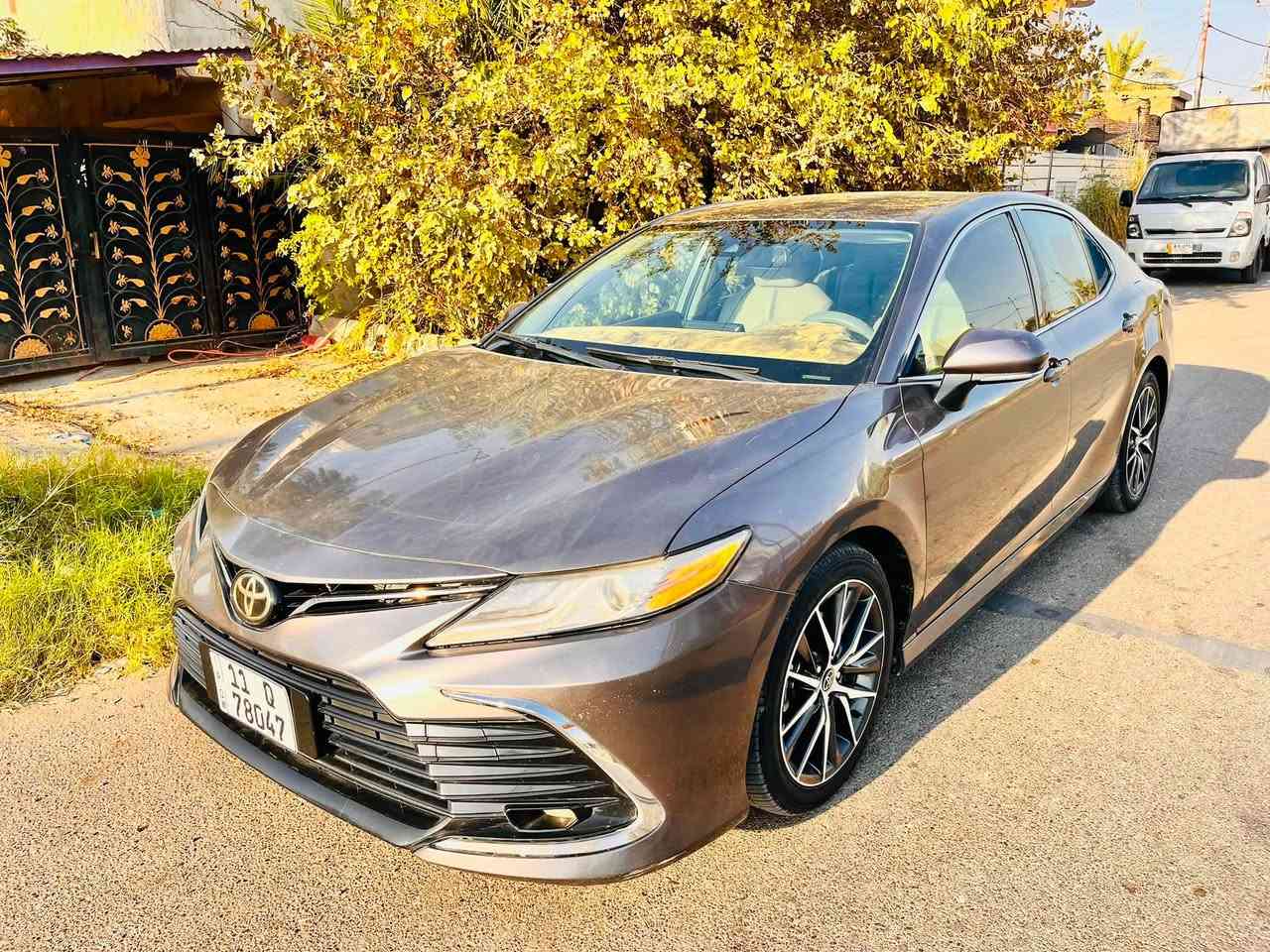 🚘كامري 2023 XLE__ وارد امريكي 
#مراوس حسب القناعة 
* المحرك: 2.5 لتر، 4 سلندر
* القوة: 203 حصان
* الگير: أوتوماتيك 8 سرعات
* الدفع: أمامي FWD، ويتوفر منها AWD
* استهلاك الوقود FWD: تقريباً 27 داخل المدينة / 38 طريق سريع / 31 مجمّع MPG. 
* المقاعد: جلد
* مقعد السائق: كهربائي 8 وضعيات مع دعم قطني
* مقعد الراكب: كهربائي 8 وضعيات
* تدفئة المقاعد الأمامية: نعم
* مكيف: أوتوماتيك ثنائي المناطق
* فتحات تكييف خلفية: نعم
* الشاشة: 9 إنش
* Apple CarPlay / Android Auto: نعم
* شحن لاسلكي: نعم
* مثبت سرعة متكيف: نعم
* تشغيل بصمة/مفتاح ذكي: حسب التجهيز والبكج
* مرايا جانبية كهربائية ومدفأة
* إضاءة LED أمامية وخلفية
* جنوط: 18 إنش
* Blind Spot: نعم
* Rear Cross Traffic Alert: نعم
* Toyota Safety Sense 2.5+: نعم
* 10 وسائد هوائية
* كاميرا خلفية: نعم. 
رقم بغداد
سونارها و رقم الشاصي مرفق مع الصور  
#عنوانها_ديالى_بعقوبة 
#سعرها 225 و بيهـا مجال 
***********
***********

