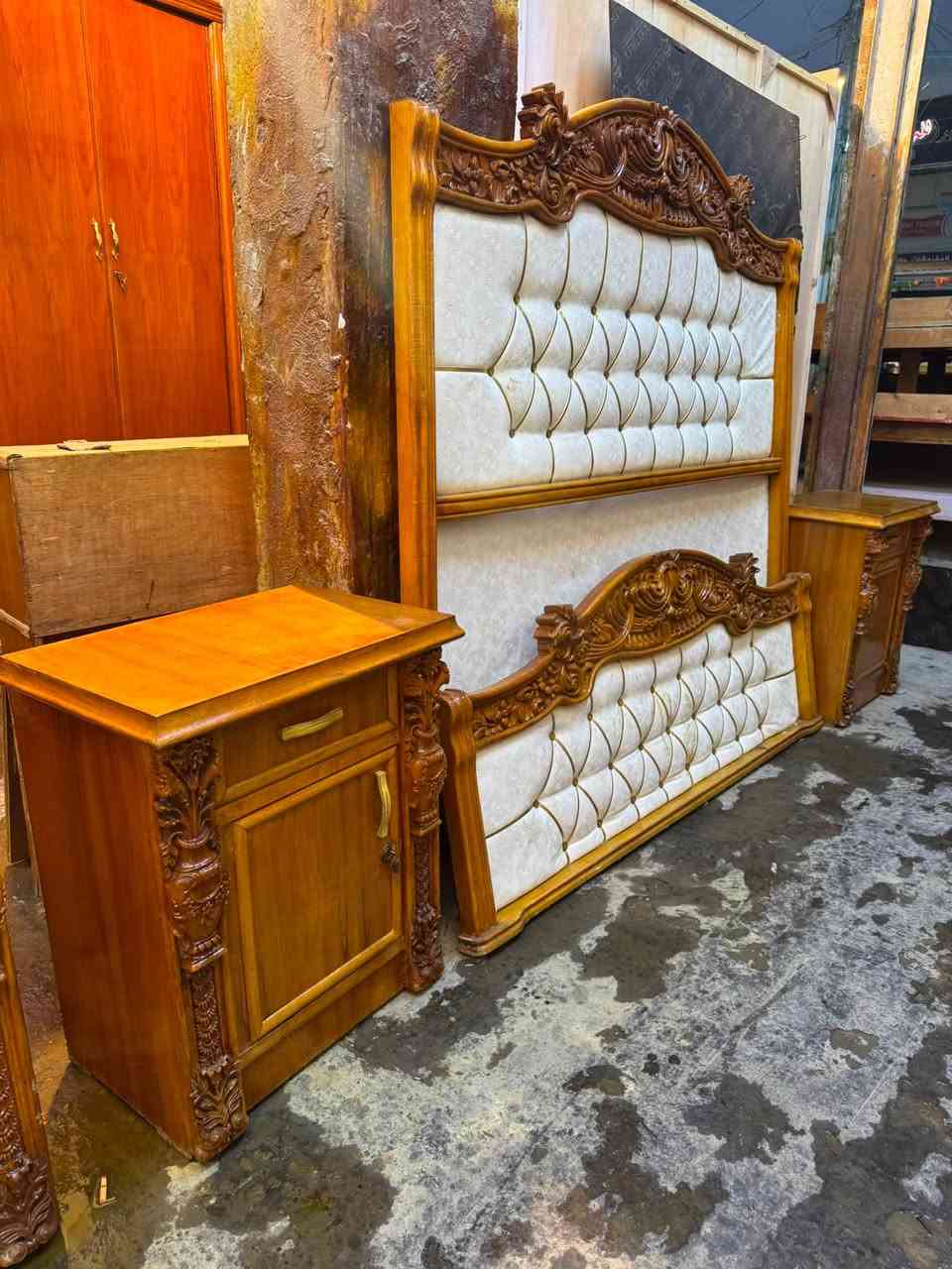 معرض السجاد للأثاث
غرفه ٦ باب مستخدمه  دزاين دنك زان ام خياشيم  شغل درجه اولى لوجه ٥ ملم داخل ٤ ملم 

داخل خارج صاج كل لغرفه سيت واحد شغل مرتب وحلو للحجز والاستفسار الاتصال او واتساب /***********
